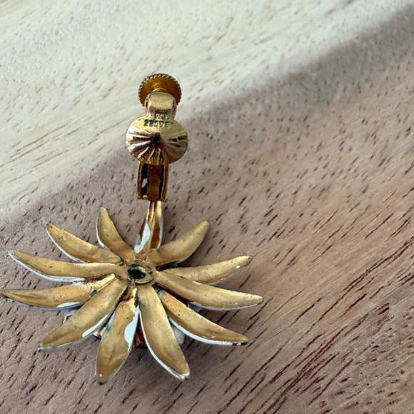 Vintage Vendome Signed Clip On Earrings - Picture 6 of 11